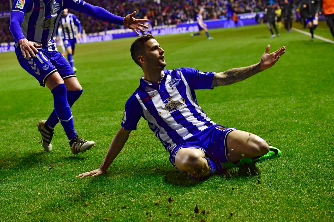 En la pasada temporada con Alavés, este volante español marcó 8 goles, cuatro en Liga y cuatro en Copa.