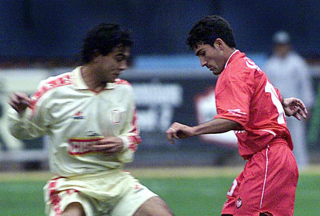 Antônio Naelson Matias inició su carrera en el América Mineiro de Brasil, pero dio el salto a México en busca de un mejor futuro en 1998 cuando firmó con Saltillo Soccer.