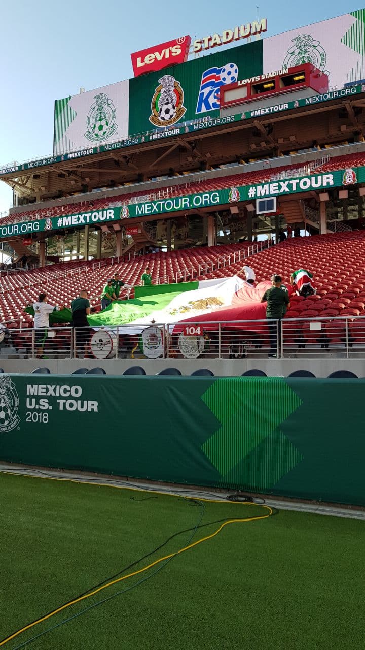La fiesta y color de los fanáticos mexicanos prendió el ánimo para el partido del 'Tri' en el Levi's Stadium contra Islandia como preparación para el Mundial de Rusia 2018.