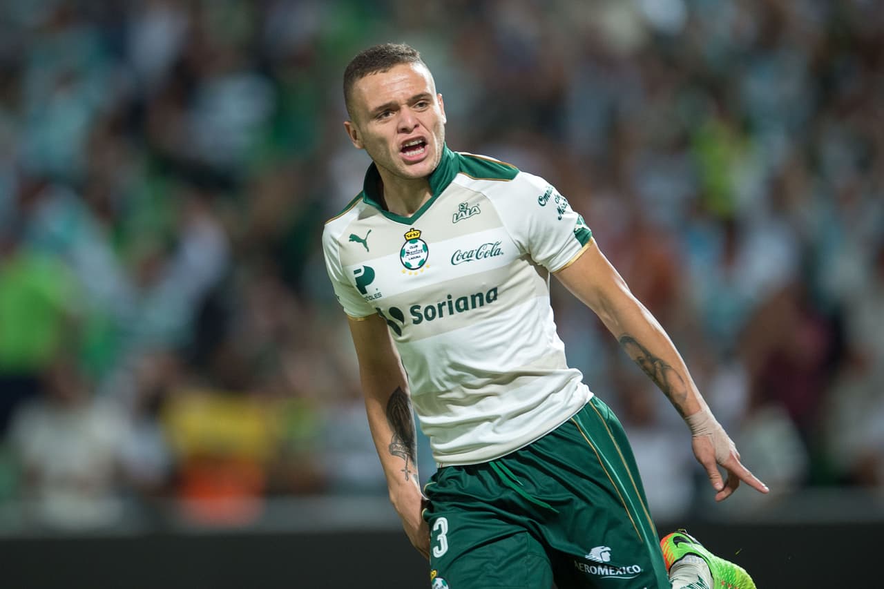 Minutos antes, Jonathan Rodríguez había empatado el encuentro tras una pésima salida de Alfredo Talavera.