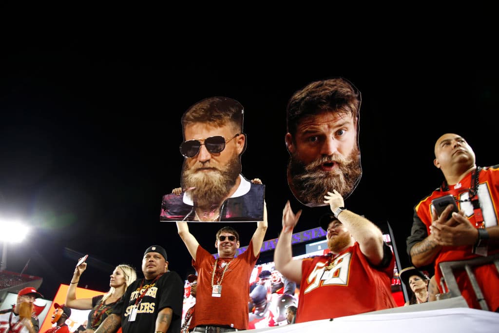 Pero en el siguiente drive, luego de que la defensiva le regresara el balón a la ofensiva, se había vaciado el frasco de la magia y no lograron acercarse a patear un gol de campo para el empate.