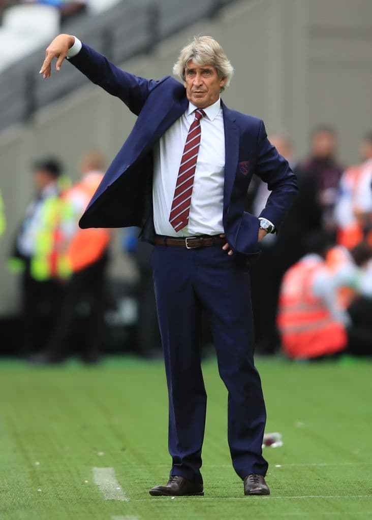 Sin embargo, el equipo dirigido por el argentino Manuel Pellegrini no pudo evitar la derrota y siente ya el fantasma del descenso, al estar de colero en el torneo.