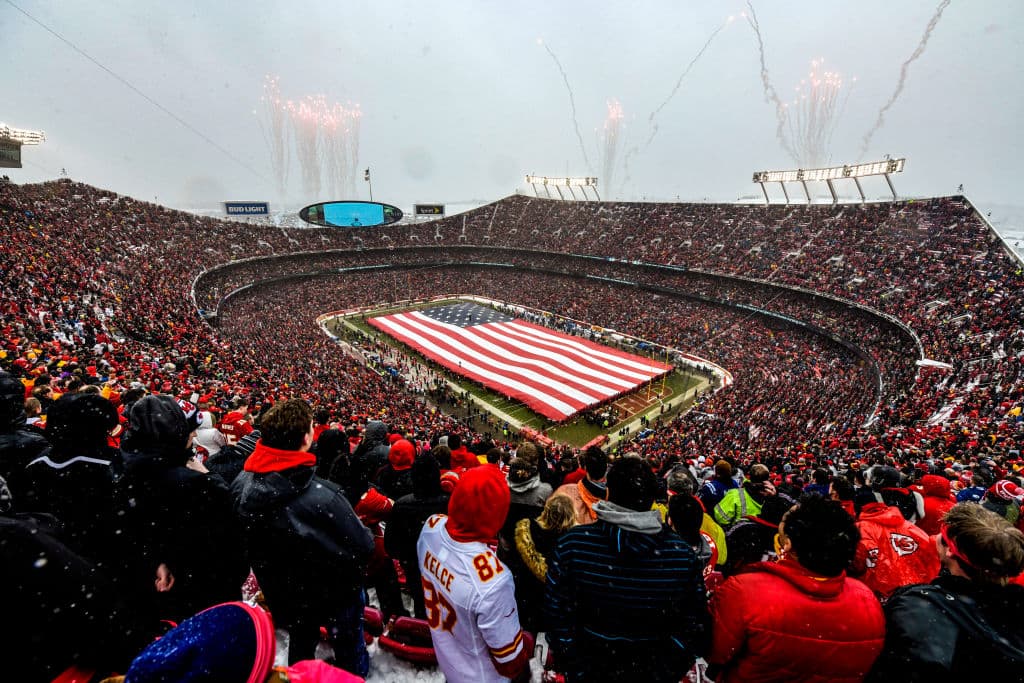 En el Himno Nacional ya era mucho menor el efecto de la nevada en Arrowhead Stadium.