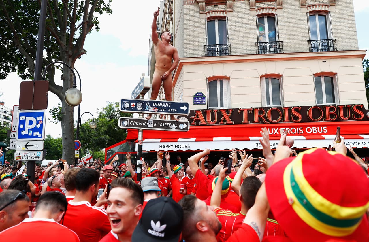 El primer duelo de octavos de final lo abrieron las escuadras de Suiza y Polonia.