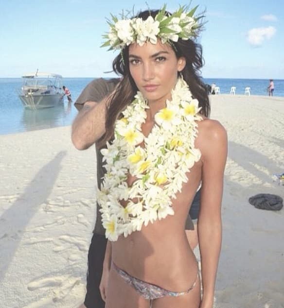 La espectacular estadounidense dejó el fútbol para dedicarse al modelaje, pero eso no le impide apoyar al equipo de Klinsmann y desea que su selección gane la Copa Oro.