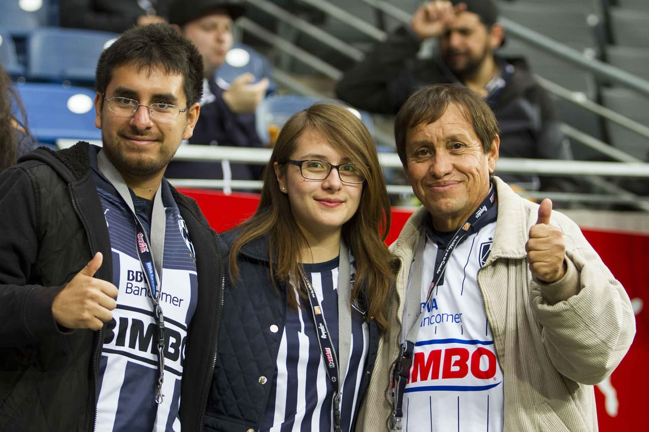 El colorido de la afición en la Jornada 11