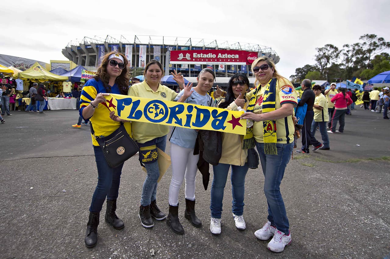 El colorido de la afición en la Jornada 11