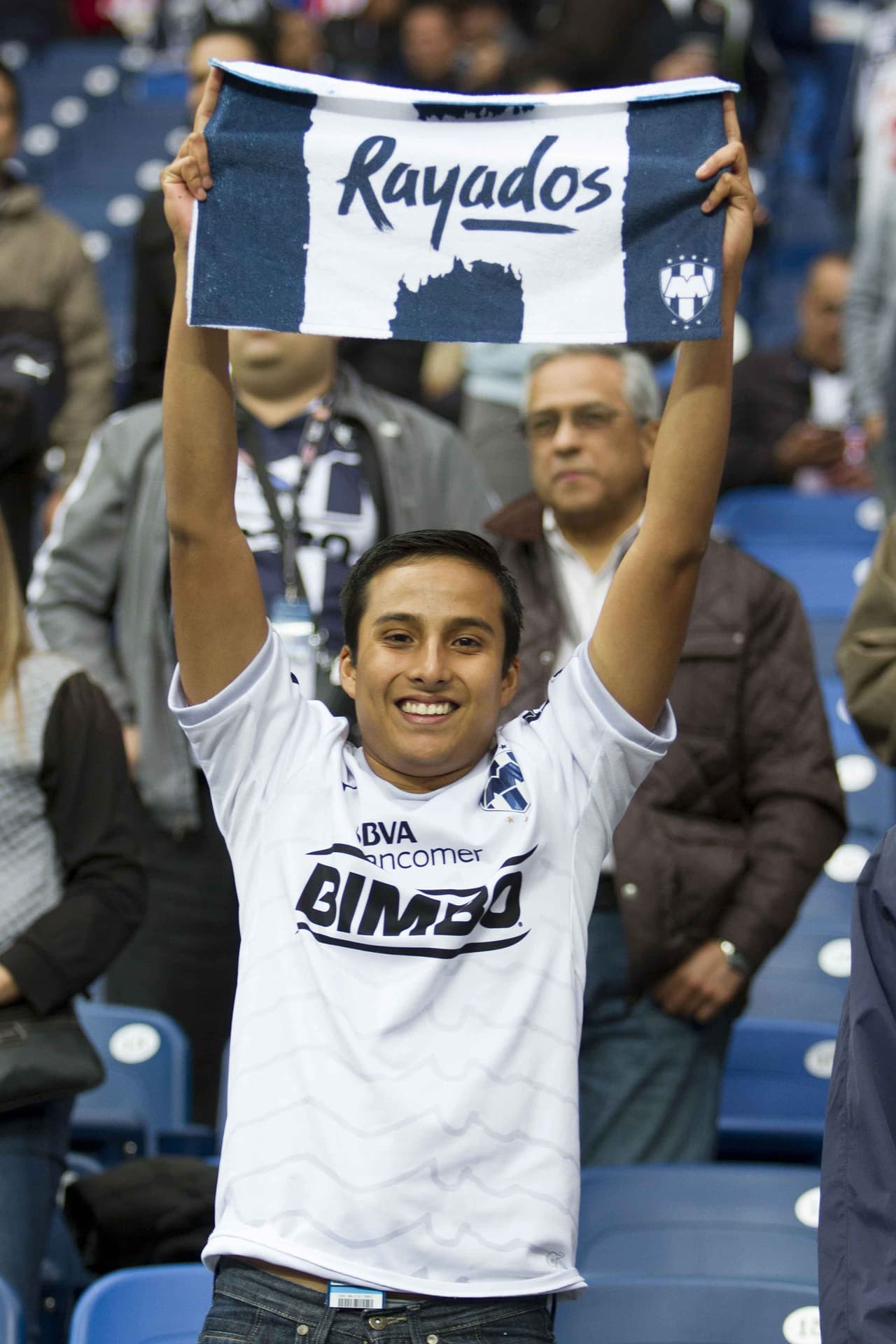 El colorido de la afición en la Jornada 11