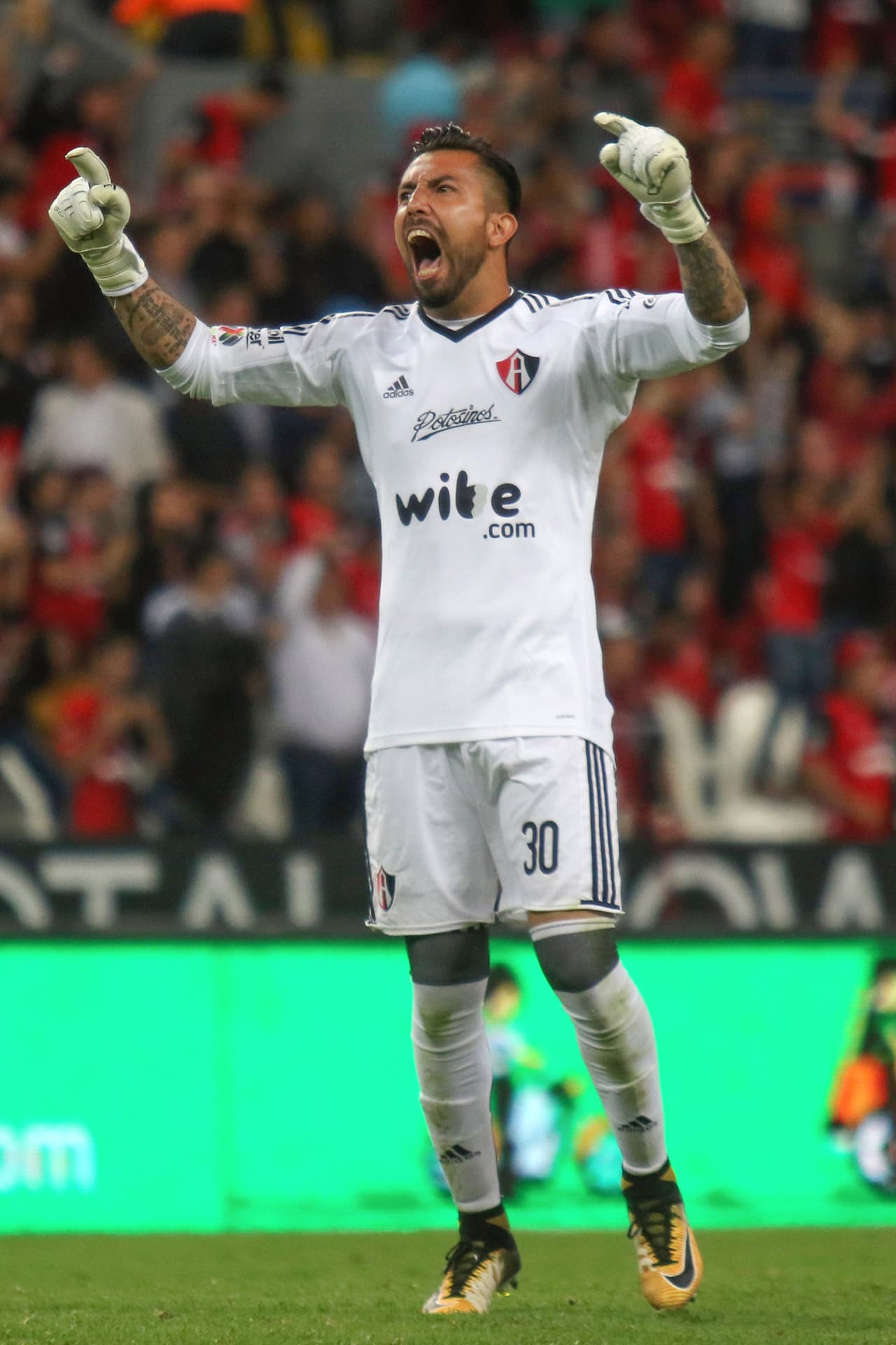 Cuando se jugaban los últimos minutos, Fraga evitó el empate con una enorme atajada tras un disparo de Diego Cruz para darle al Atlas una nueva victoria en el torneo.