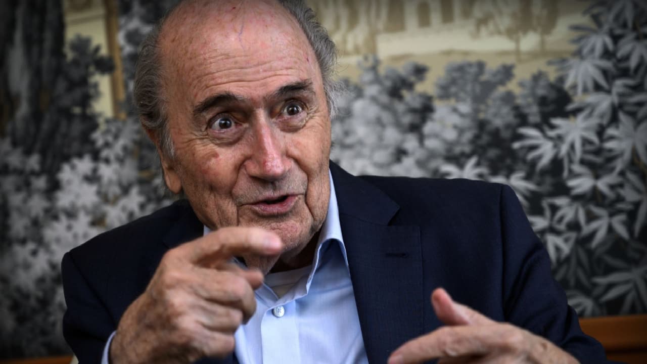 Blatter asegura que volverá