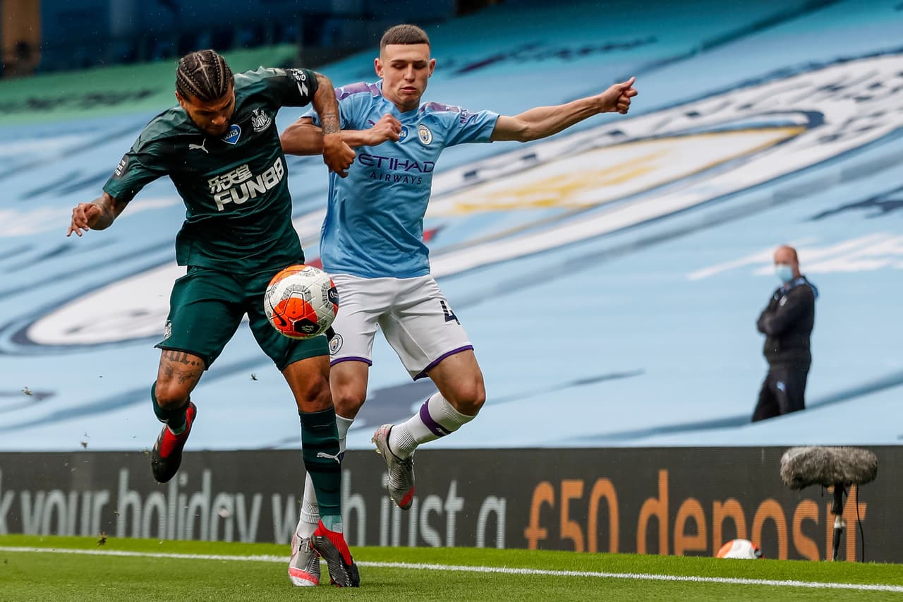 Con goles de Riyad Mahrez, Gabriel jesus, David Silva, Raheem Sterling y autogol de Federico Fernández, el Manchester City golea en casa al Newcastle United.