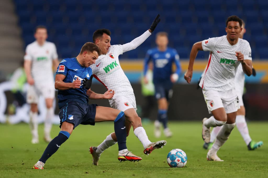 Hoffenheim vence 3-1 al Augsburg, Bayer Leverkusen y Union Berlin reparten puntos en un entretenido empate 2-2, RB Leipzig pasa por encima del Mainz 4-1, Freiburg y Arminia Bielefeld también empatan 2-2, Greuther Furth y Stuttgart nos dejan sin goles en su empate 0-0 y el Borussia Dortmund consigue una asombrosa remontada 2-3 sobre el Eintracht Frankfurt.