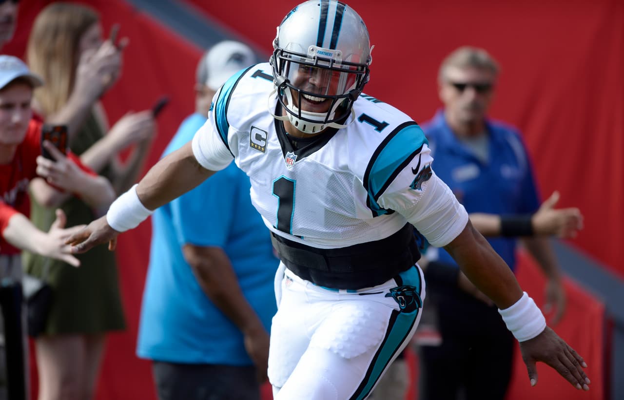 Cam Newton ya empezó a lanzar en la práctica de Carolina