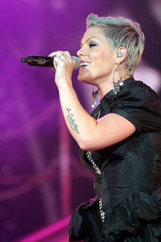 La cantante de 41 años, es el décimo artista en recibir el premio Icon Award.