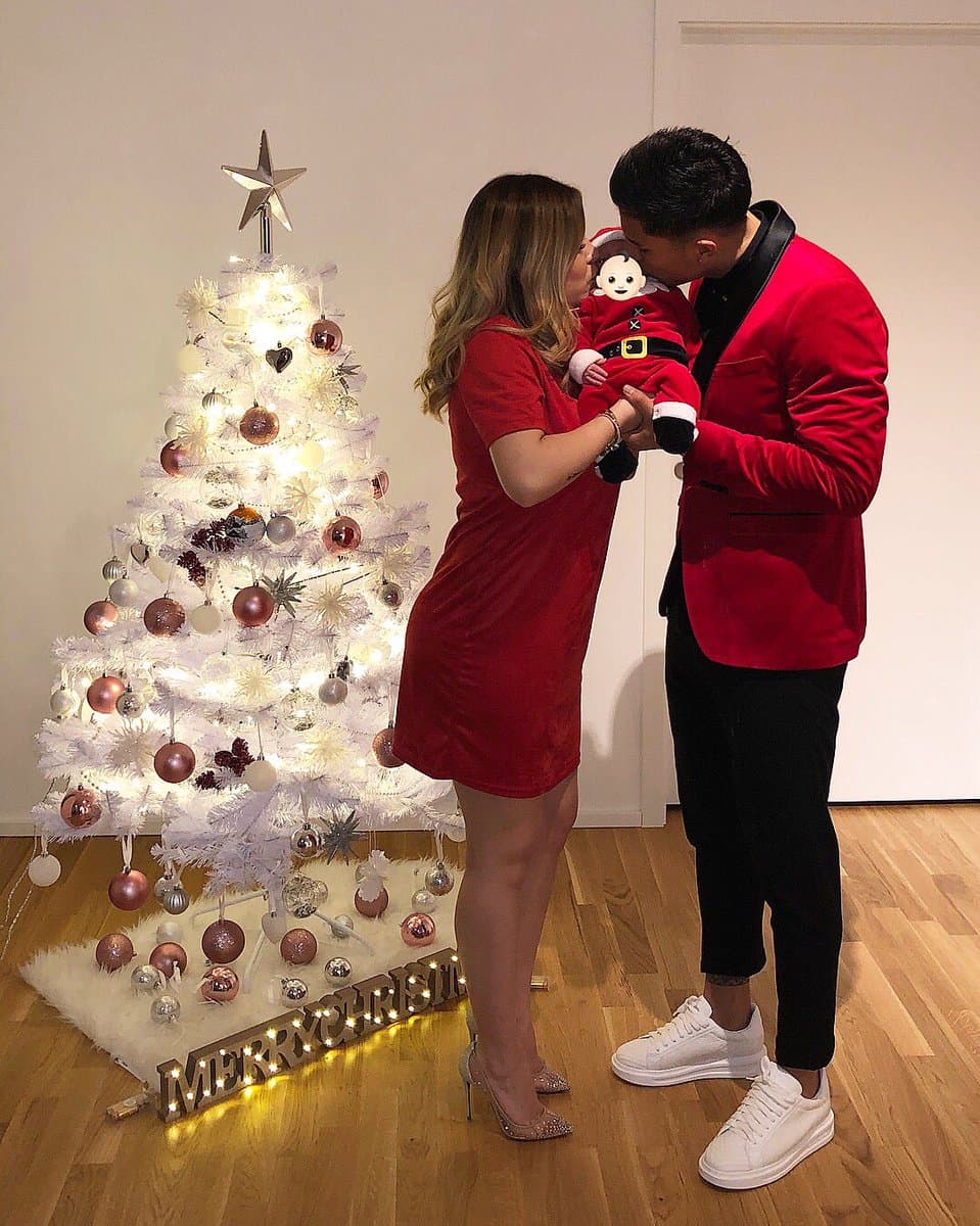 Carlos Salcedo festejó su primera Navidad como padre.