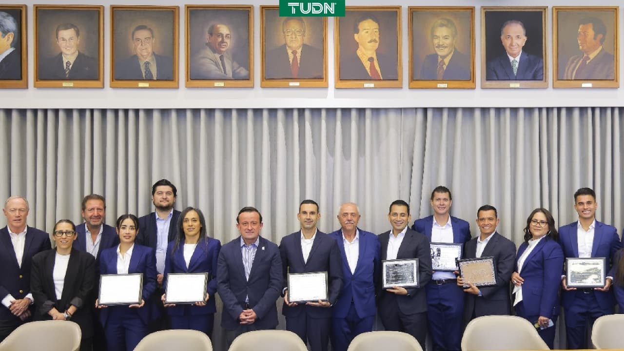 Federación Mexicana de Fútbol entrega reconocimientos a árbitros del Mundial 2026