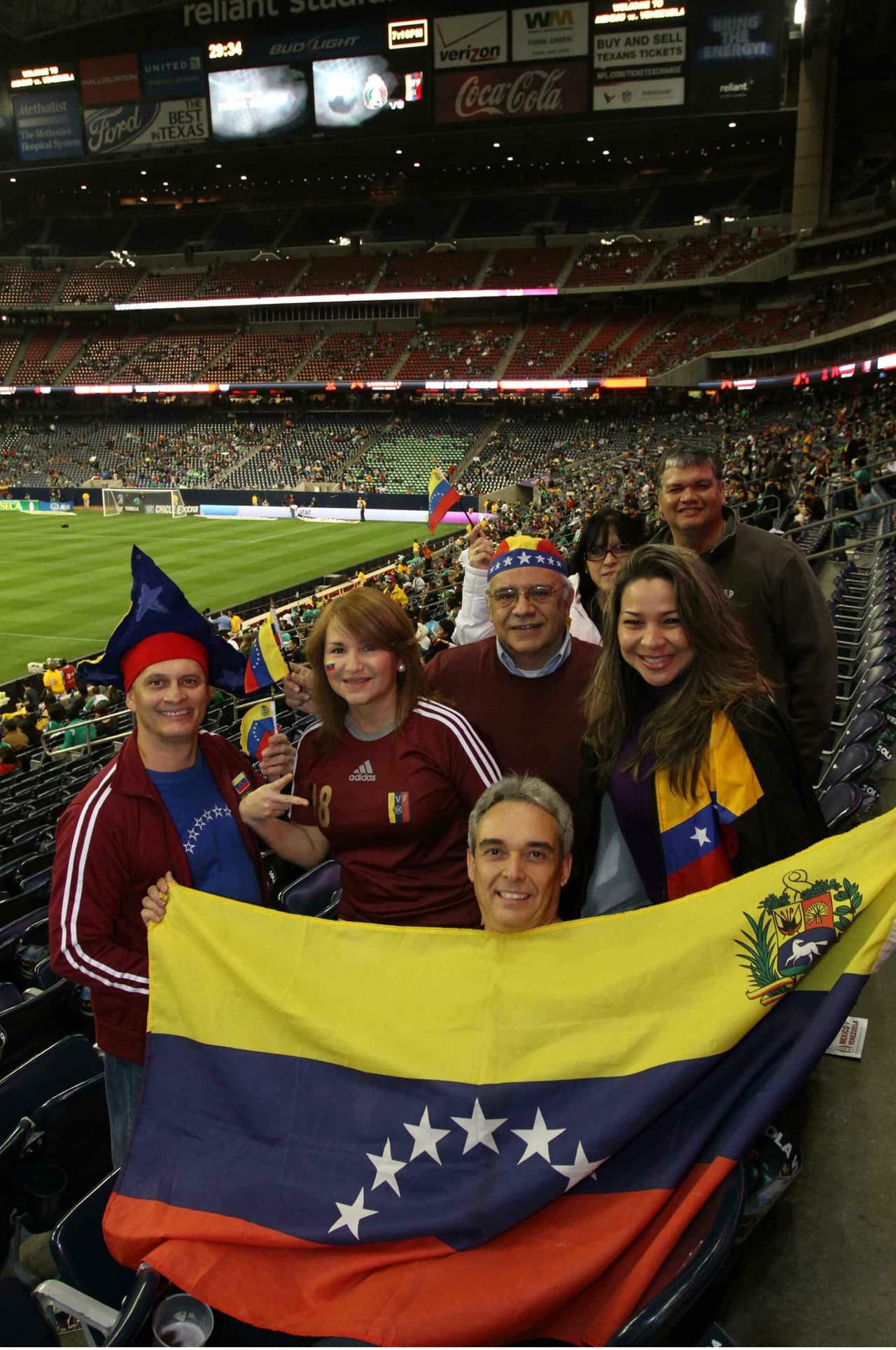 Venezuela solo ha ganado 2 partidos en el historial de enfrentamientos con México. El primero se registró el 1 de septiembre de 1959, amistoso celebrado en Chicago que finalizó con marcador 4 – 2. La segunda fue el 16 de agosto de 1982 final por la medalla de oro en los Juegos Centroamericanos y del Caribe en La Habana, victoria 1 – 0 para Venezuela.