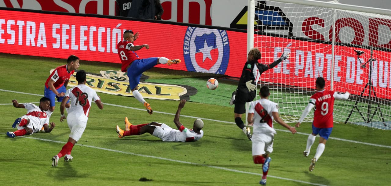 De la mano del ‘Rey Arturo’, Chile derrotó a Perú 2-0 | Con doblete de Vidal, los de Rueda consiguieron su primera victoria en las eliminatorias rumbo al Mundial.