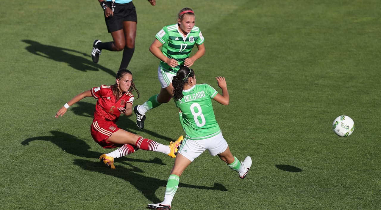 AMMAN, JORDAN - OCTOBER 07: Silvia Rubio of Spain shoots at goal during the FIFA U-17 Women's World Cup Jordan 2016 Group A match between Spain and Mexico at King Abdullah II International Stadium on October 7, 2016 in Amman, Jordan. (Photo by Christopher Lee - FIFA/FIFA via Getty Images)
