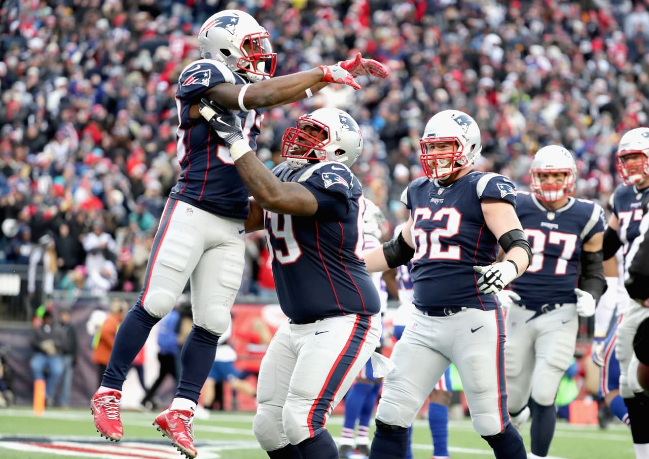 Patriots aplastaron a Bills y mantienen sembrado #1 en la AFC