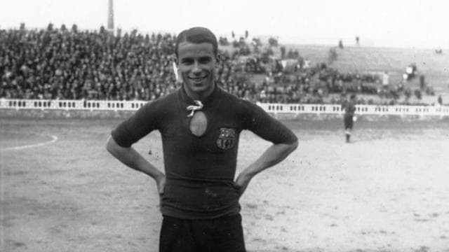 No tan conocido pero sí muy relevante,
<b>Josep Sammtier</b>, jugó 454 partidos entre 1918 y 1932 con el Barcelona. Sin embargo, el 'Hombre Langosta', jugó dos temporadas con el Real Madrid hasta 1934 con su amigo, el gran Ricardo Zamora.