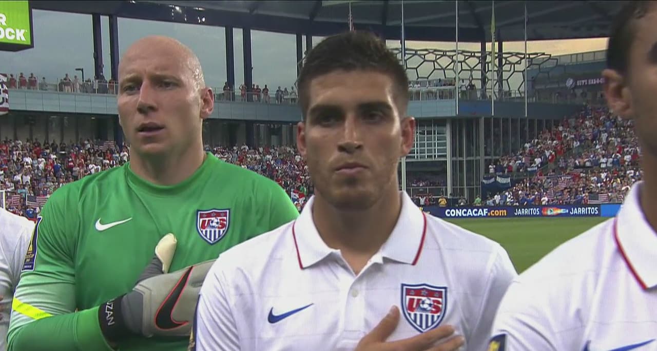 Ventura Alvarado: El defensor tuvo malas coberturas con los rivales panameños, para ejemplo tenemos el gol de Blas Pérez a quien dejó libre un momento el cual aprovechó el centroamericano. Calificación: 5.