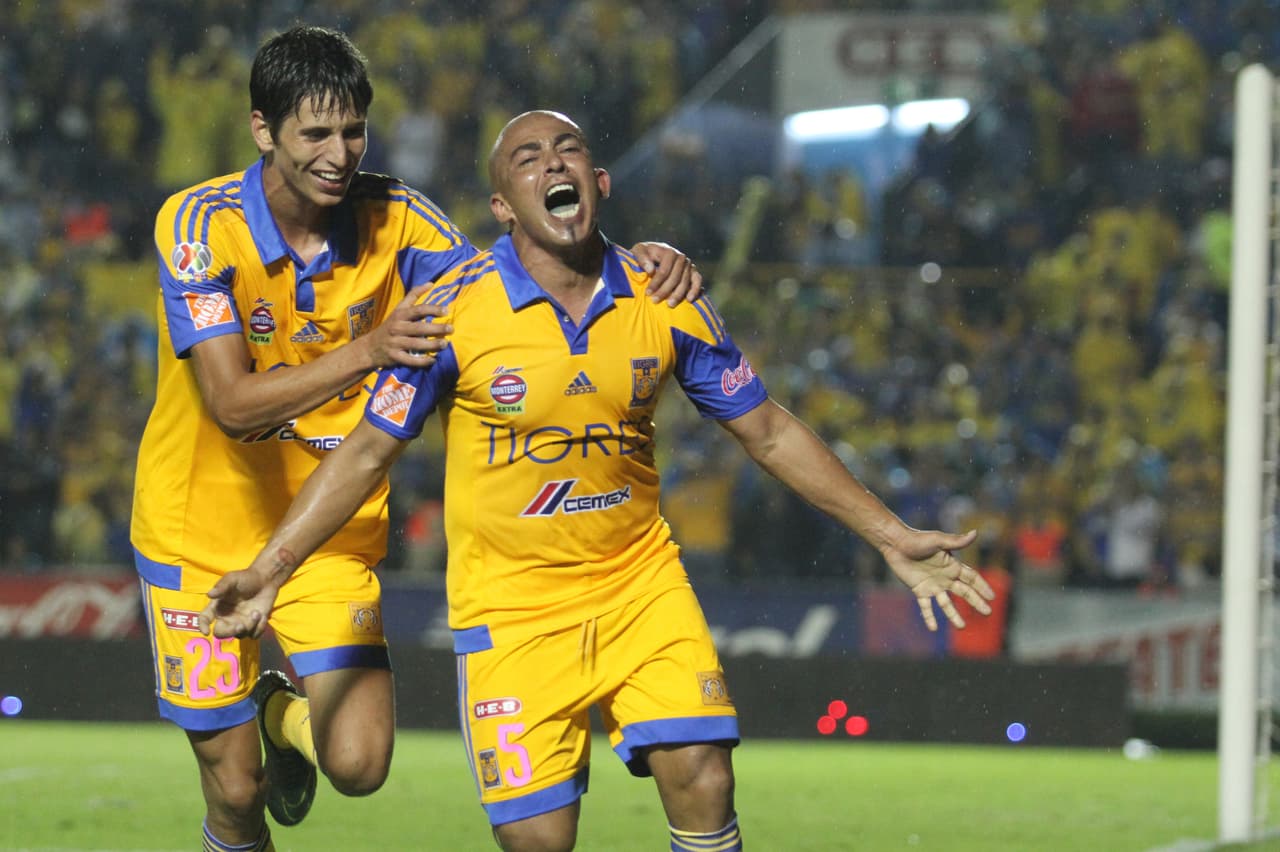 Egidio Arévalo Ríos pasó de Morelia a Tigres en el 2014 hasta el 2016. Rápidamente se convirtió en uno de los pilares defensivos del equipo hasta llegar al título de la Liga MX en el 2015.