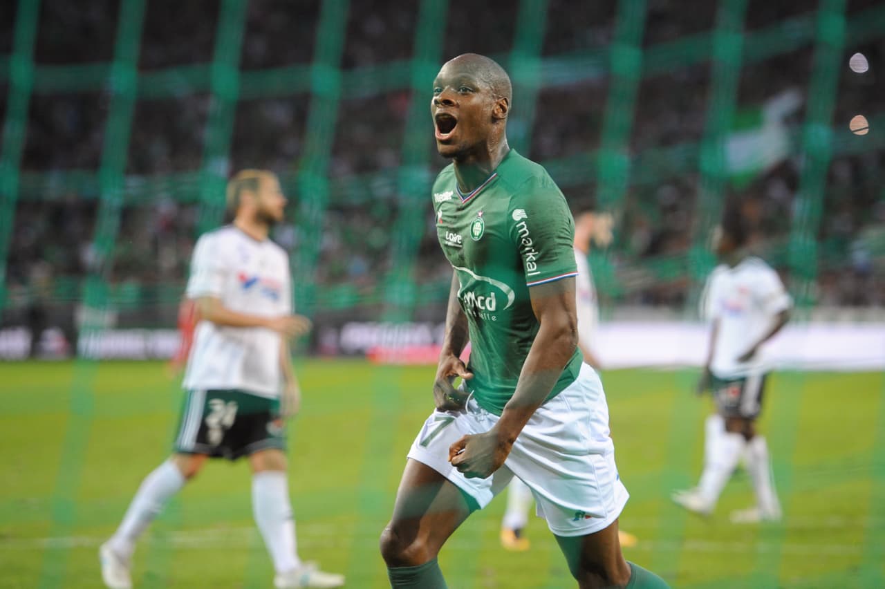 Saint Etienne gana y se coloca a la estela del Mónaco