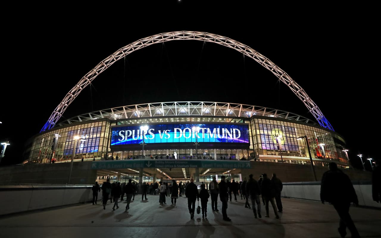 Los octavos de final de la UEFA Champions League llegaron este miércoles hasta Londres, al Estadio de Wembley, para vivir el duelo entre el Tottenham Hotspur y Borussia Dortmund. Miles de aficionados llegaron hasta el histórico recinto esperando no solo la victoria de su equipo, sino una tarde memorable de fútbol europeo.