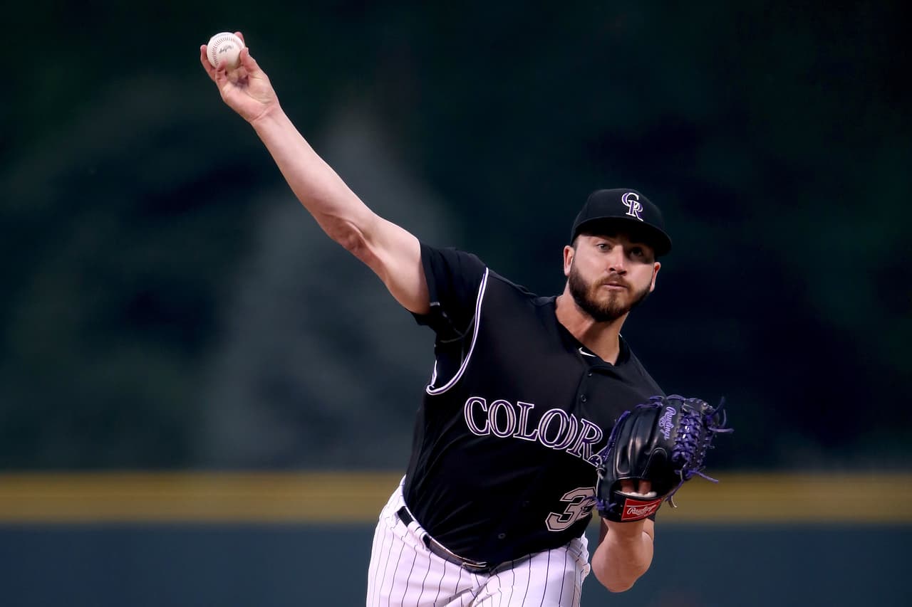 El lanzador Chad Bettis (Rockies) fue diagnostivado con un tumor maligno en los testículos que había hecho metástasis en sus nódulos linfáticos. Pasó varios meses en tratamiento hasta que regresó al béisbol de las Grandes Ligas.