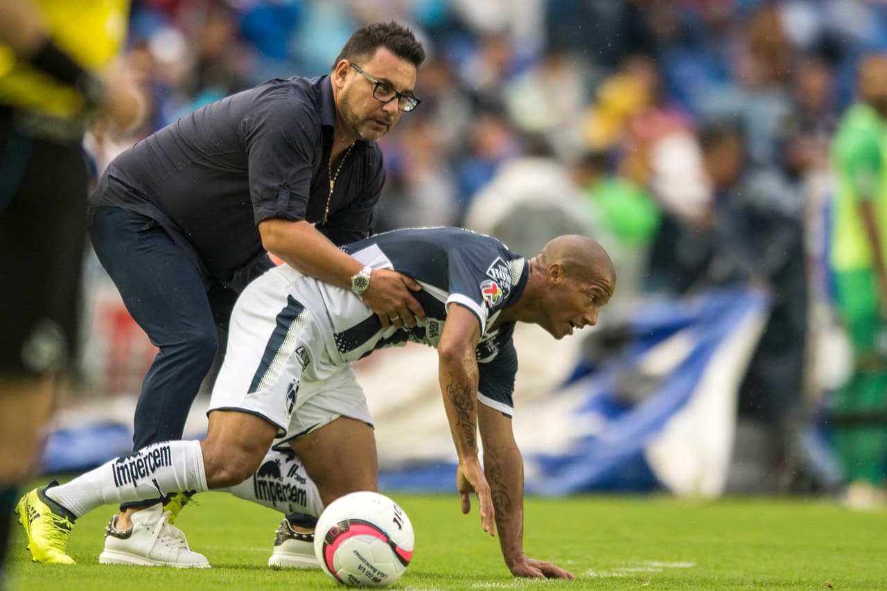 A pesar de que el empate tardó en llegar, Antonio Mohamed no permitió que los ánimos de su equipo decayeran.
