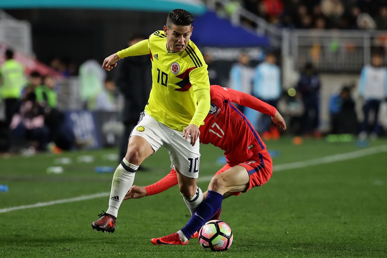 <b>Grupo H. James Rodríguez (Colombia) - </b>aunque se puede discutir entre él y Falcao, su rendimiento en la pasada Copa del Mundo lo consolida como el mejor de su país. Salió del Madrid para buscar minutos y los encontró –junto a su mejor nivel– en el Bayern Múnich. La está rompiendo cada vez que juega.