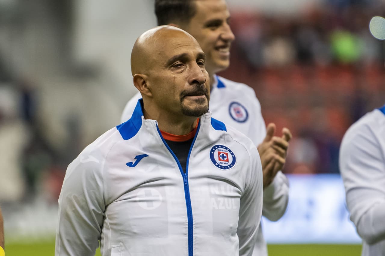 Así fue la última vez del 'Conejo' Pérez en el Azteca. Emotivo homenaje.