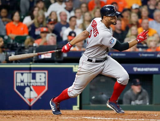 Pero en la quinta entrada Boston volvió a pegar. Bogaerts dio sencillo al central y remolcó a Benintendi para igualar la pizarra 4-4. Houston despegó de nuevo ese inning con sencillo de Correa.