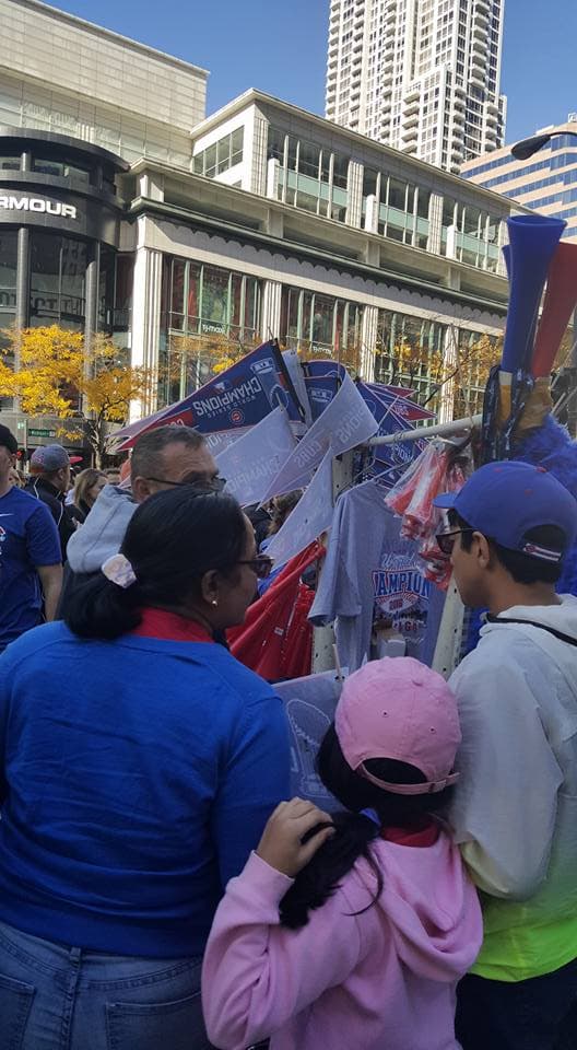 Miles de fanáticos salieron a la Milla Magnífica para ser parte del histórico desfile de la victoria.