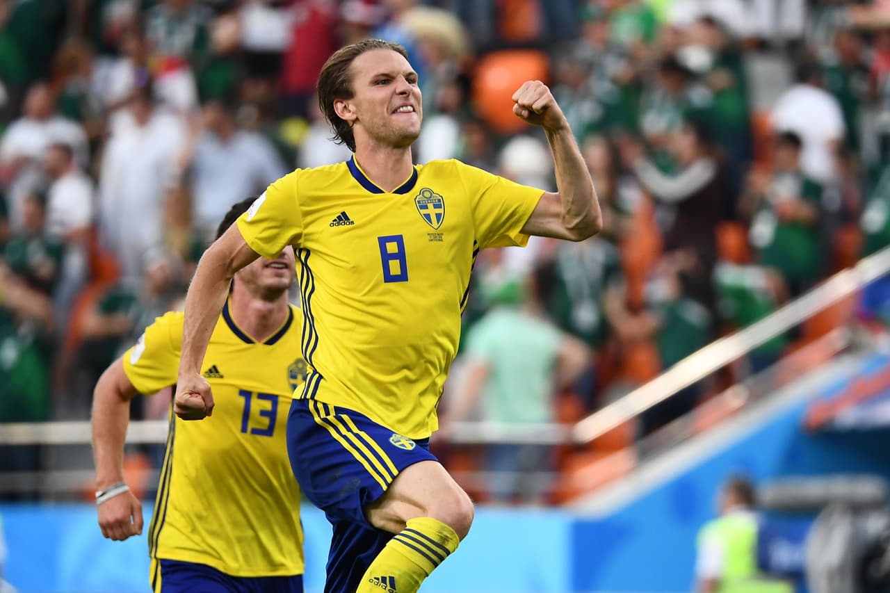 Udinese sigue soñando con poder tentar al sueco Albin Ekdal, que con el descenso del Hamburgo estaría buscando nuevas oportunidades.