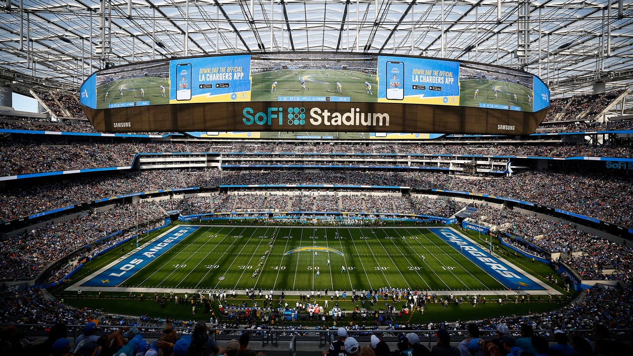El soFi Stadium es la casa de
<b> </b>los Angeles Rams y Los Angeles Chargers.