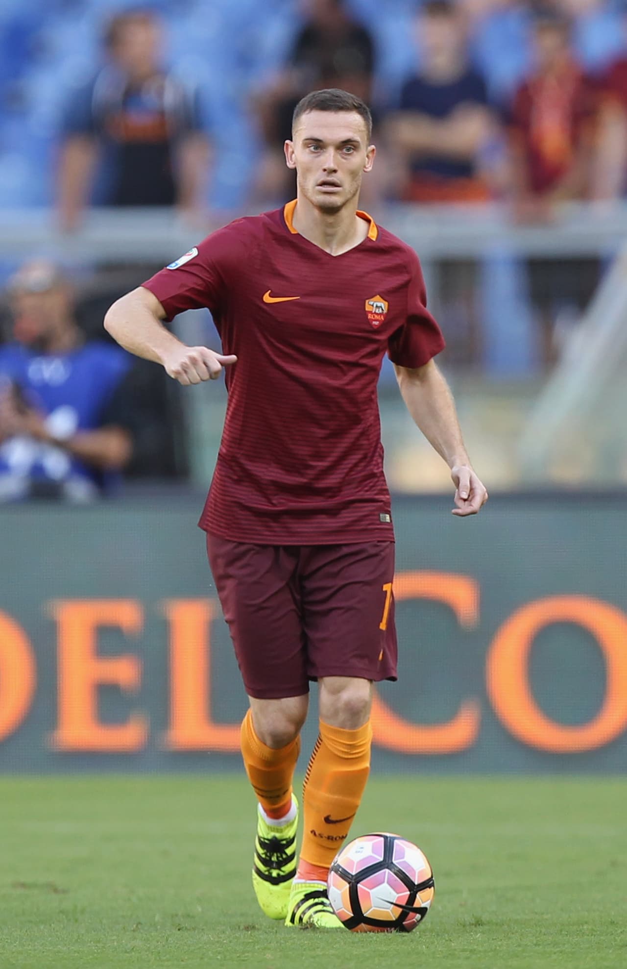 No obstante, desde 2013 las lesiones han entrecortado su carrera. En 2014 fichó por el Barcelona (22 millones) pero un año después fue cedido a la Roma.