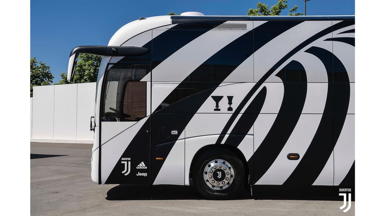 Y agregó: "es una ola imparable que se expresa tanto en los éxitos del equipo en el campo como a través del incontenible entusiasmo de los fanáticos".