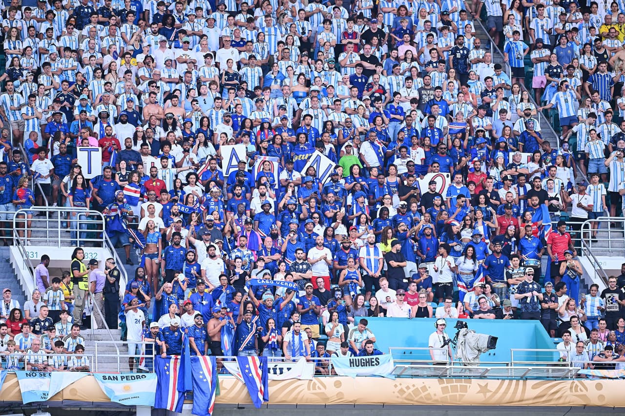 Afición en el Cabo Verde vs. Argentina en el Mundial 2026.
