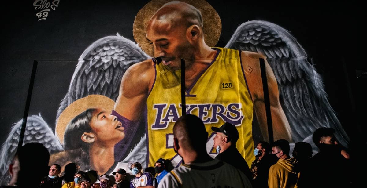 ‘Kobe, Kobe’ resonó en las calles tras el título de Lakers