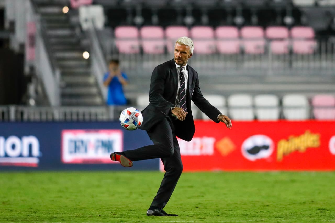 Quien estaba más contento que nadie fue David Beckham, uno de los propietarios de Inter Miami CF, quien aprovechó la ocasión para hacer unos toques.
<br>