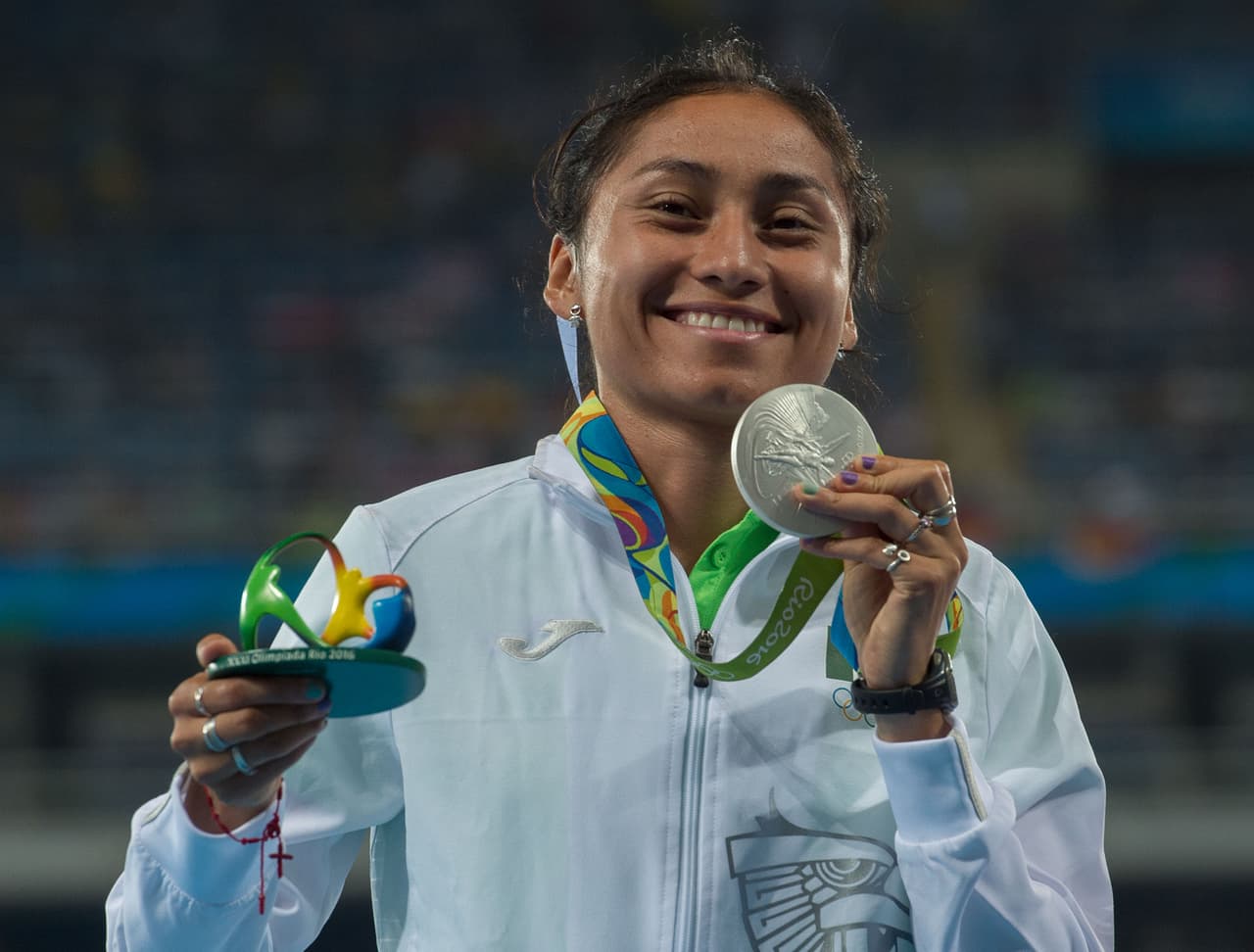 Antes, González pasó a la historia del deporte mexicano luego de ser la primer mujer en darle al país una presea olímpica en marcha.