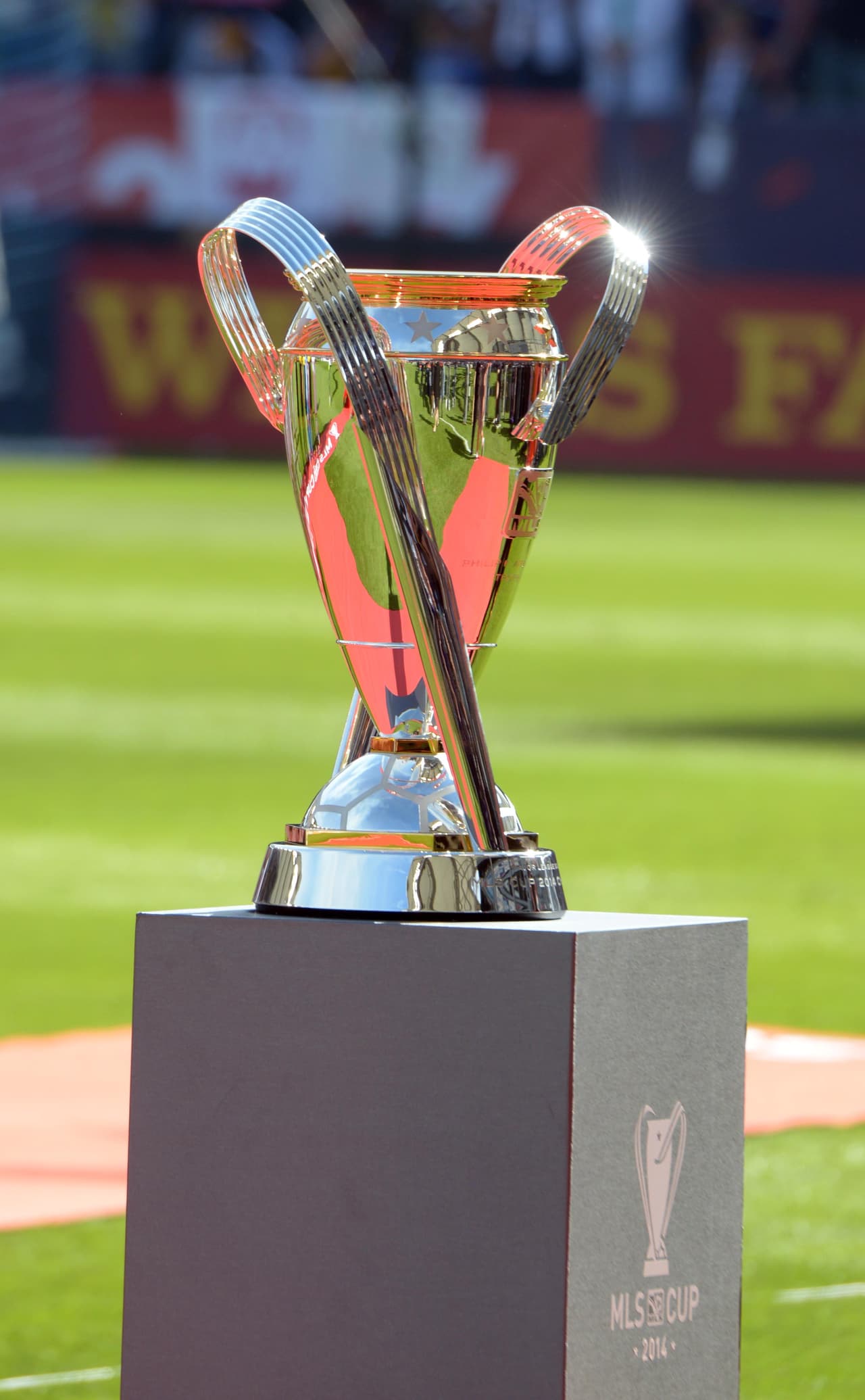 La copa actual reemplaza al Trofeo Alan I. Rothenberg, que hasta 2008 se entregaba al campeón de la MLS (Crédito: Reuters)