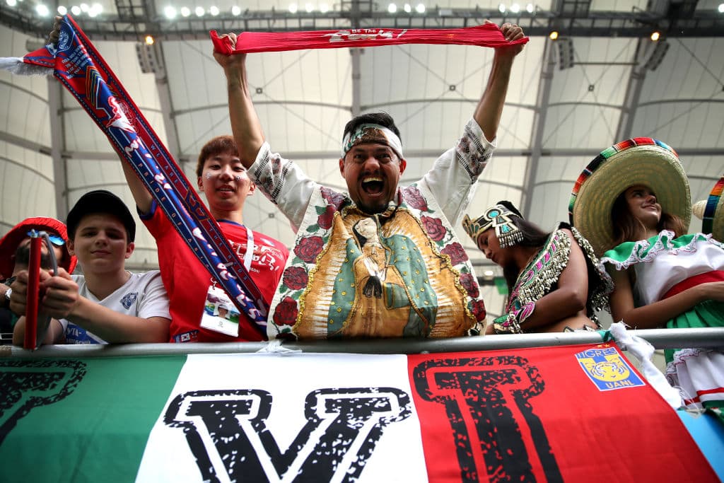La fiesta de los fanáticos para el partido de México y Corea del Sur por el grupo F en el Mundial de Rusia 2018 tuvo como protagonista el colorido de los seguidores del 'Tri' en Rostov.