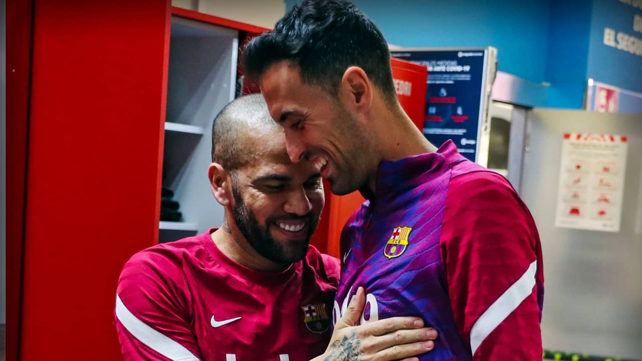 Dani Alves volvió a entrenar con el Barcelona