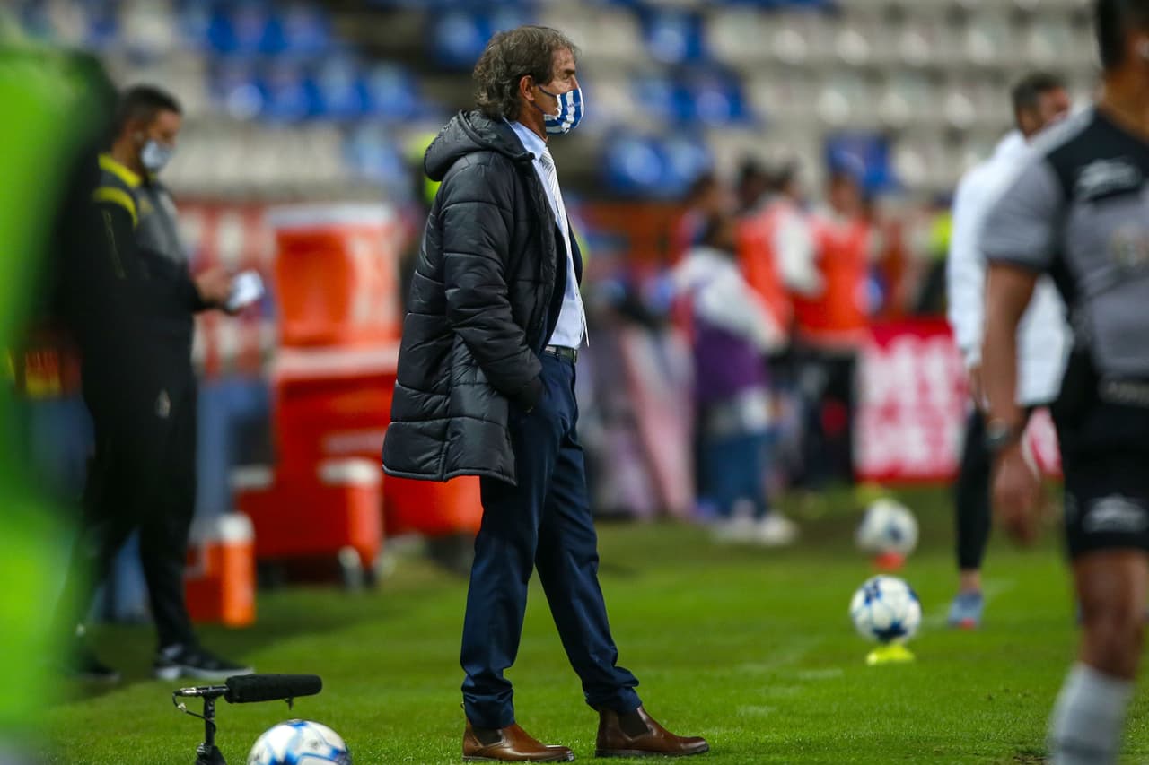 Los Tuzos se fueron con ventaja al descanso tras los tantos de Nicolás Ibáñez y Luis Chávez, pero Ángel Sepúlveda rescató el empate para los Gallos; José Angulo había adelantado a los visitantes.