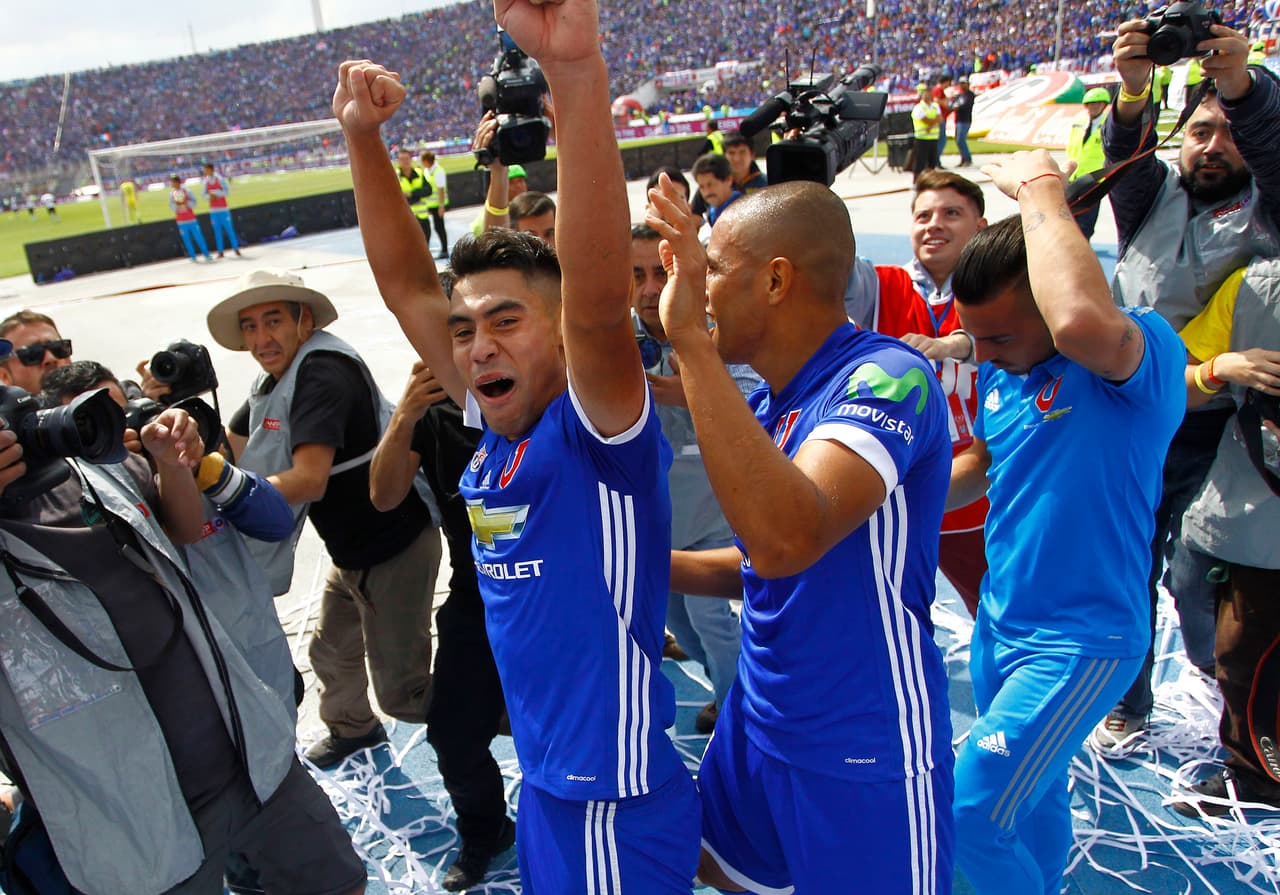 Mora, campeón de la Liga de Chile con la 'U', tiene contrato de tres años con su equipo y un contrato de rescisión de casi 4 millones de dólares.