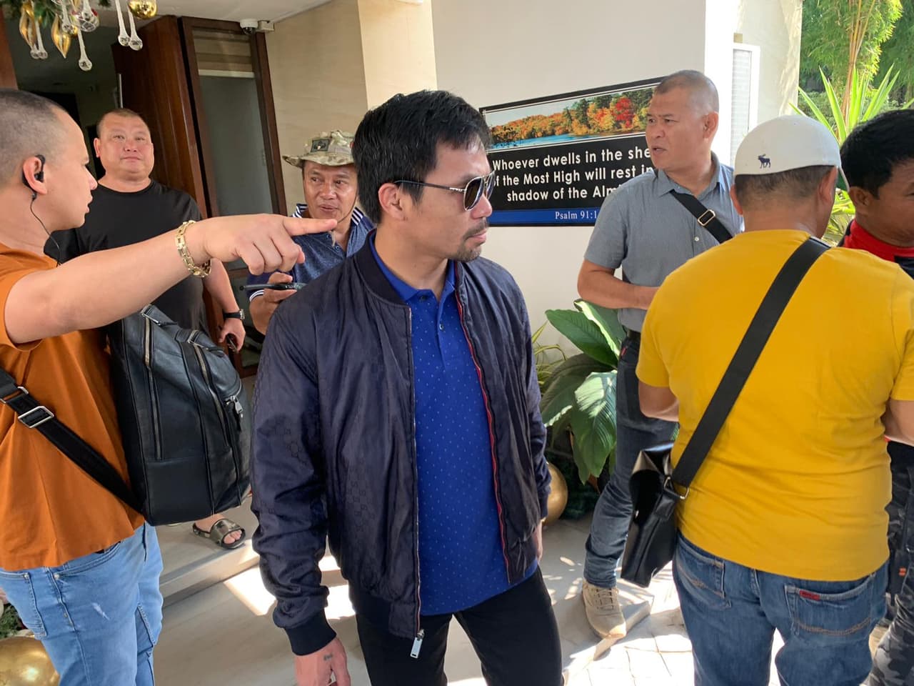 El ídolo del boxeo se unió a las labores de ayuda tras los sismos de los últimos días en su país.