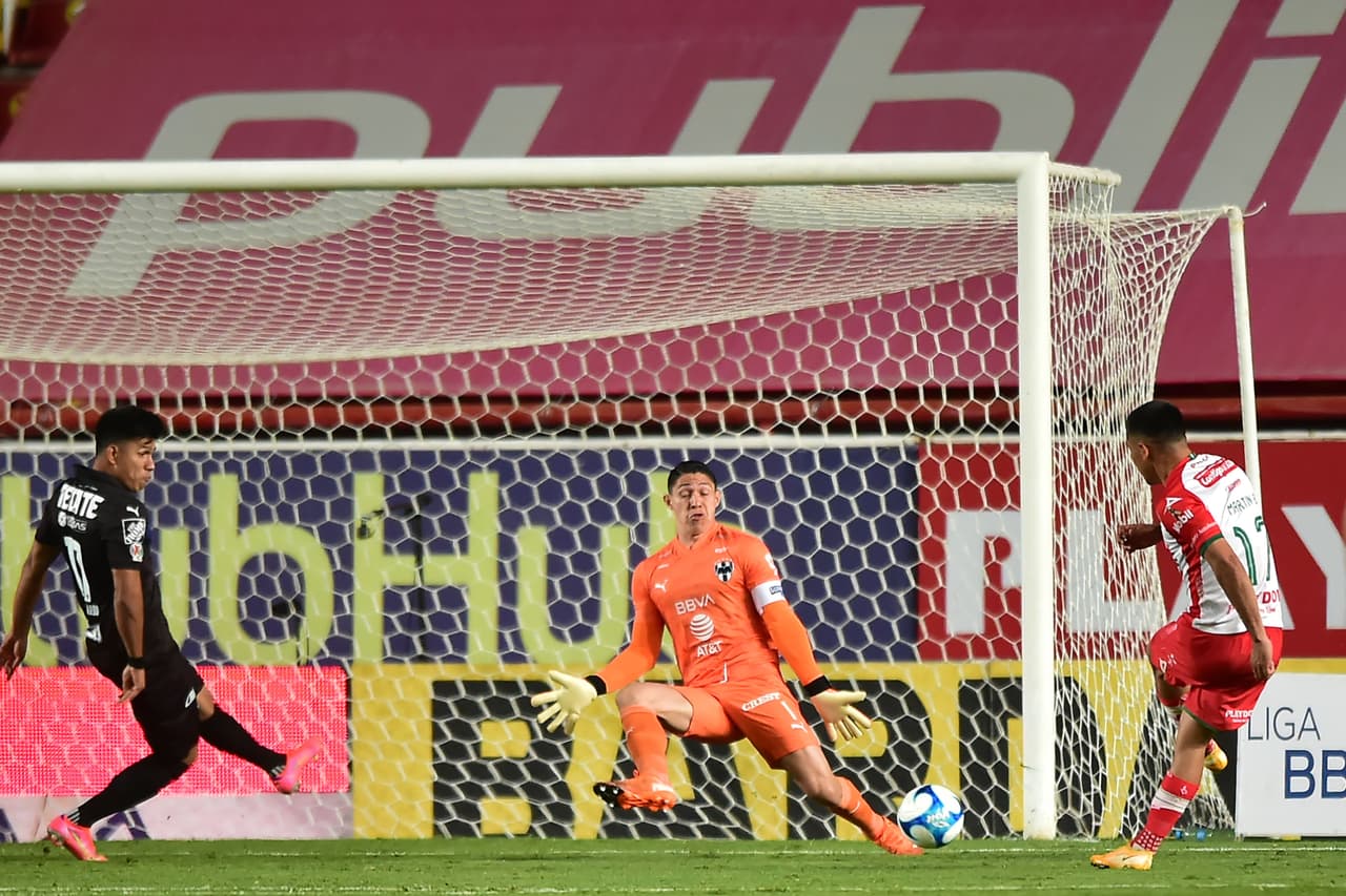 Maximiliano Meza (36’) adelantó a los visitantes y Martín Barragán marcó al 80’ para rescatar el empate. En la siguiente fecha, Rayos visitará Puebla y Rayados recibirá a Xolos.